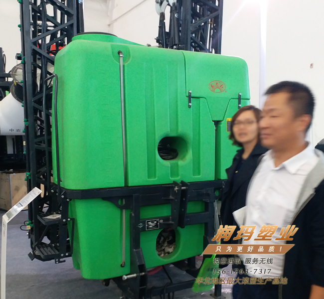 牽引式滾塑農藥箱